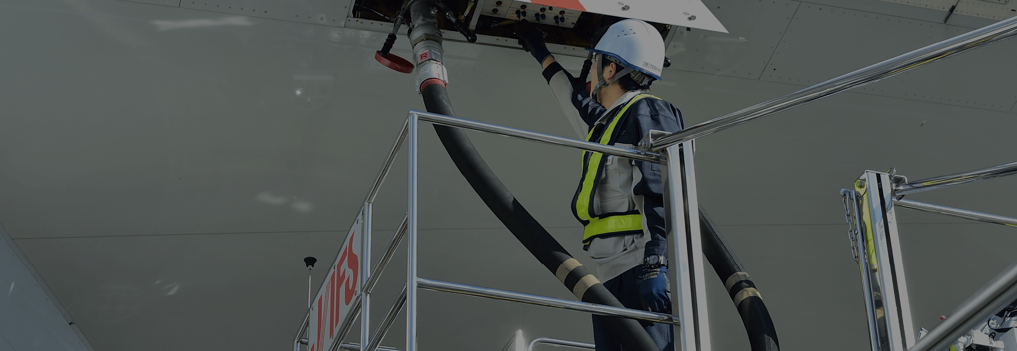 Refueling business 給油業務|OUR WORK 業務内容|JAFS 日本 Refueling business 給油業務|OUR WORK 業務内容|JAFS 日本